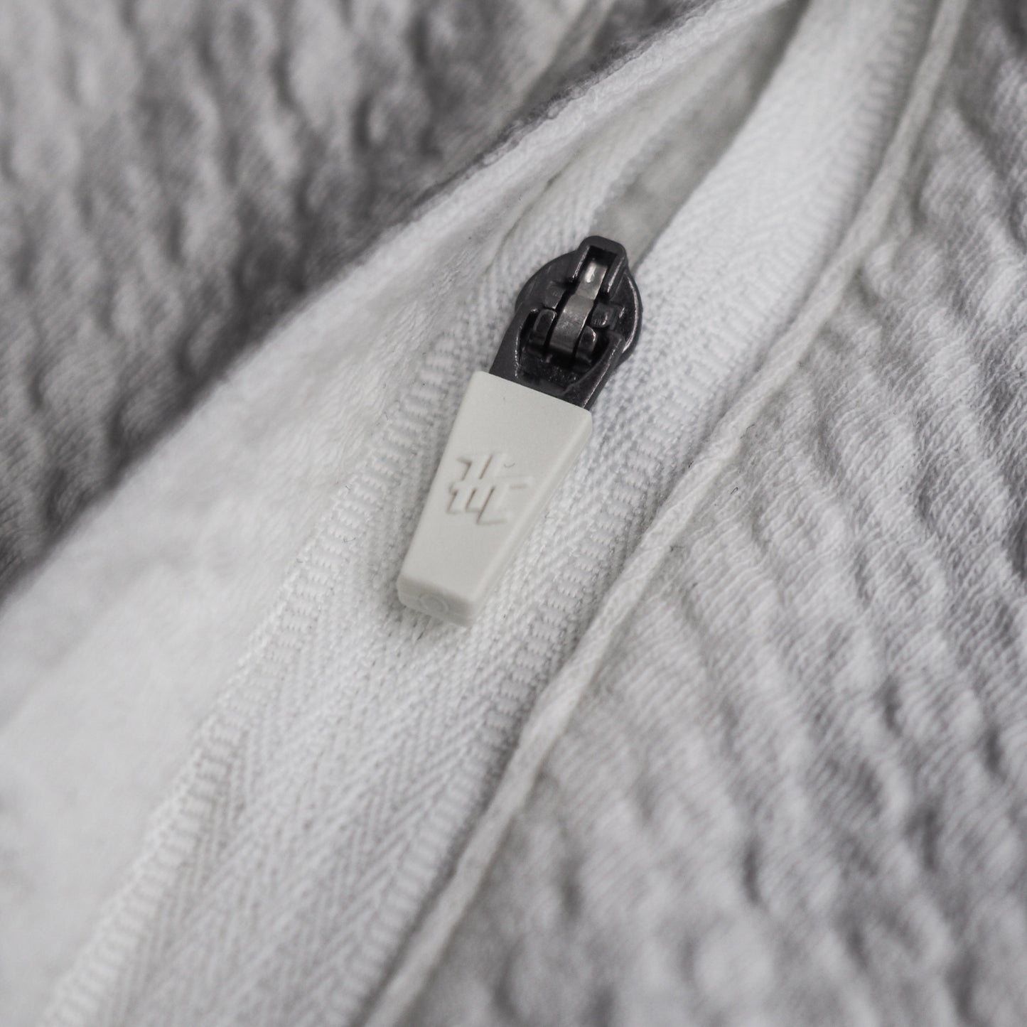 WHITE WAFFLE KNIT HOODIE